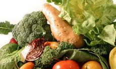 Phụ nữ dự định mang thai có cần uống sắt và acid folic?